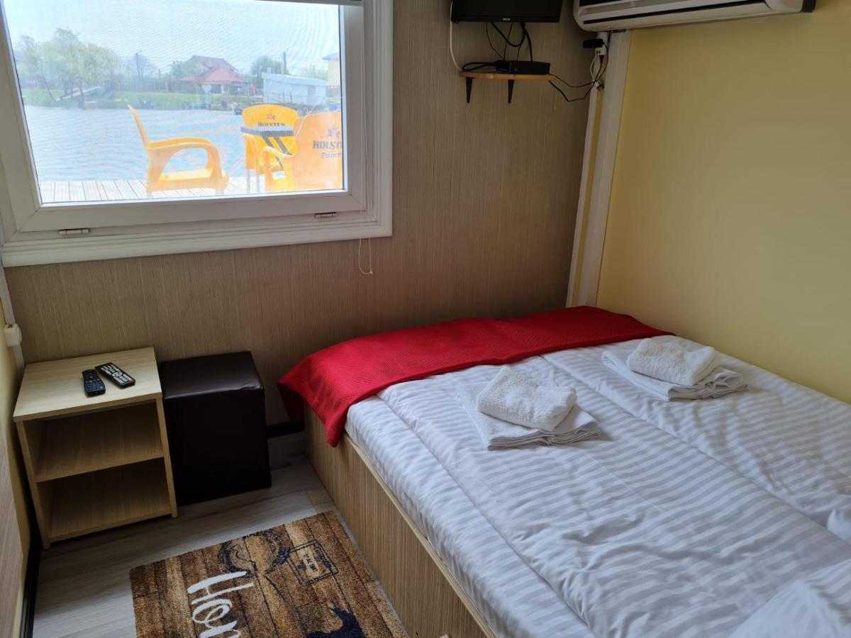 Hotel Plutitor Casa Pescarilor Sulina ซูลีนา ภายนอก รูปภาพ