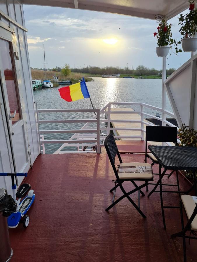 Hotel Plutitor Casa Pescarilor Sulina ซูลีนา ภายนอก รูปภาพ