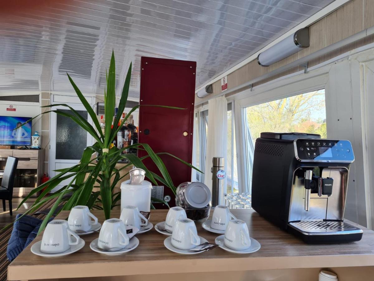 Hotel Plutitor Casa Pescarilor Sulina ซูลีนา ภายนอก รูปภาพ