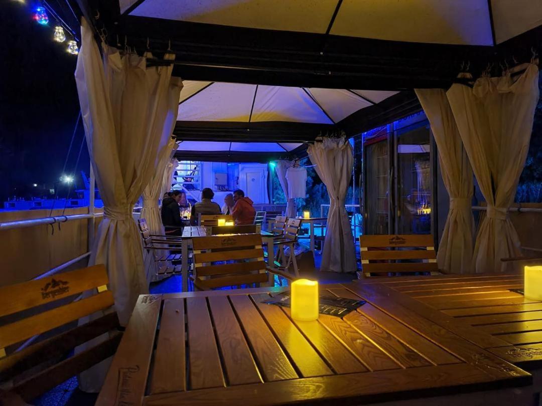 Hotel Plutitor Casa Pescarilor Sulina ซูลีนา ภายนอก รูปภาพ