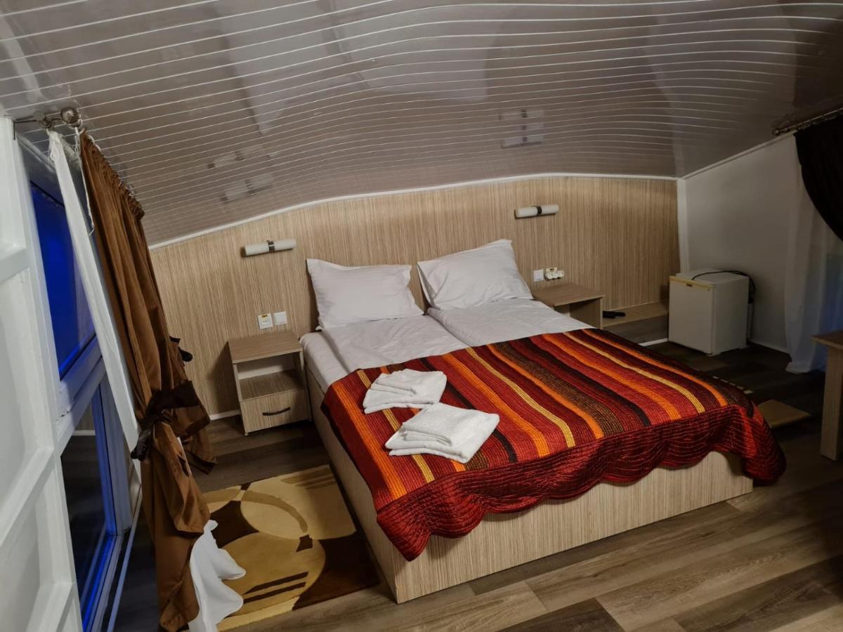 Hotel Plutitor Casa Pescarilor Sulina ซูลีนา ภายนอก รูปภาพ