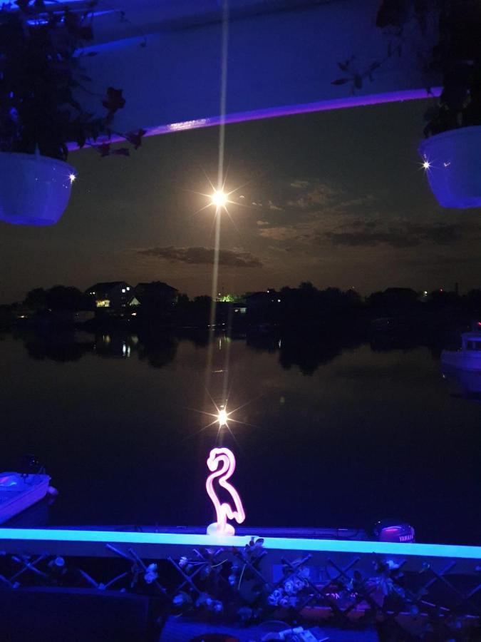 Hotel Plutitor Casa Pescarilor Sulina ซูลีนา ภายนอก รูปภาพ